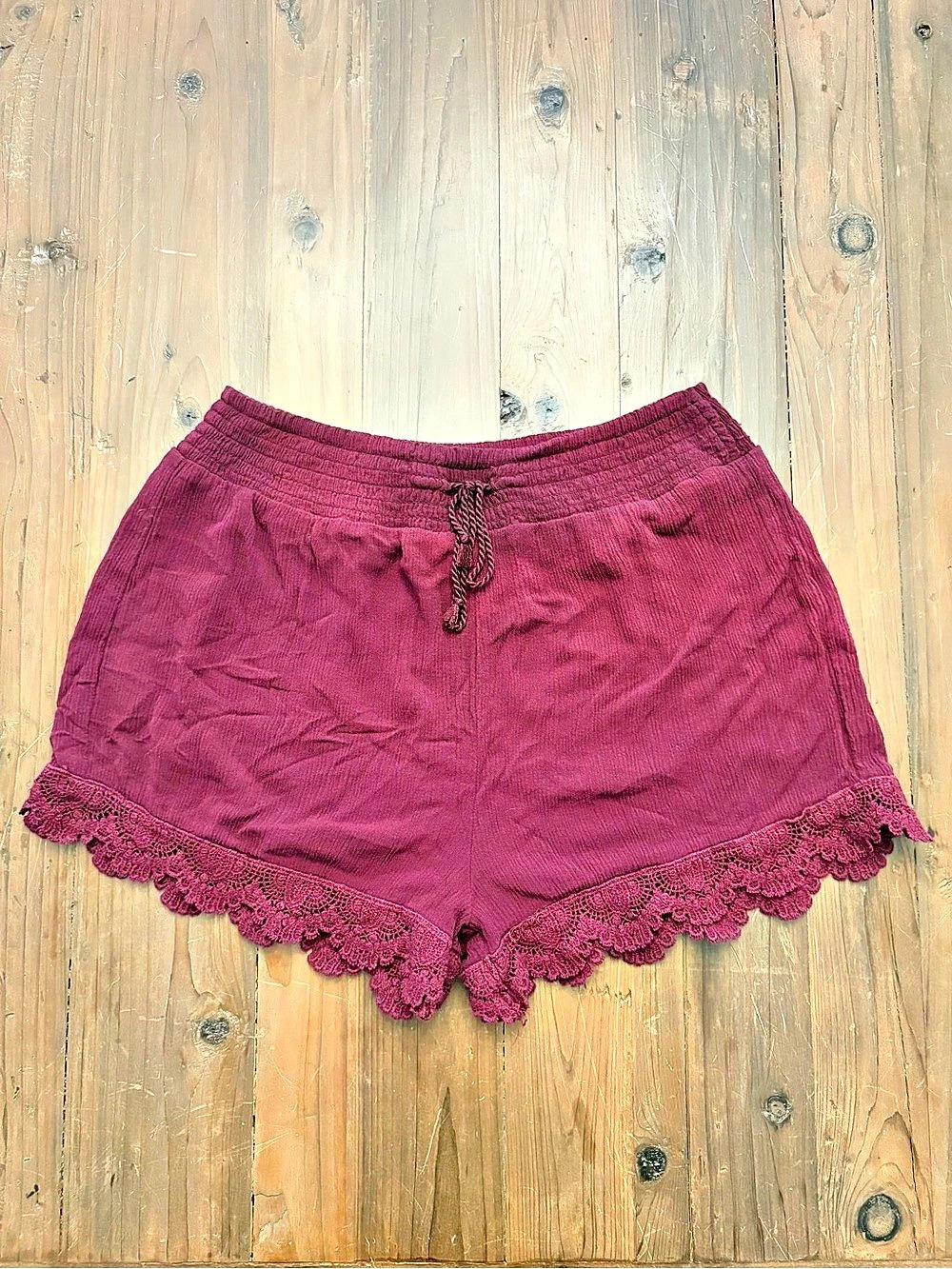 Mudd Burgundy Crochet Lace Trim Boho Soft Shorts Size M